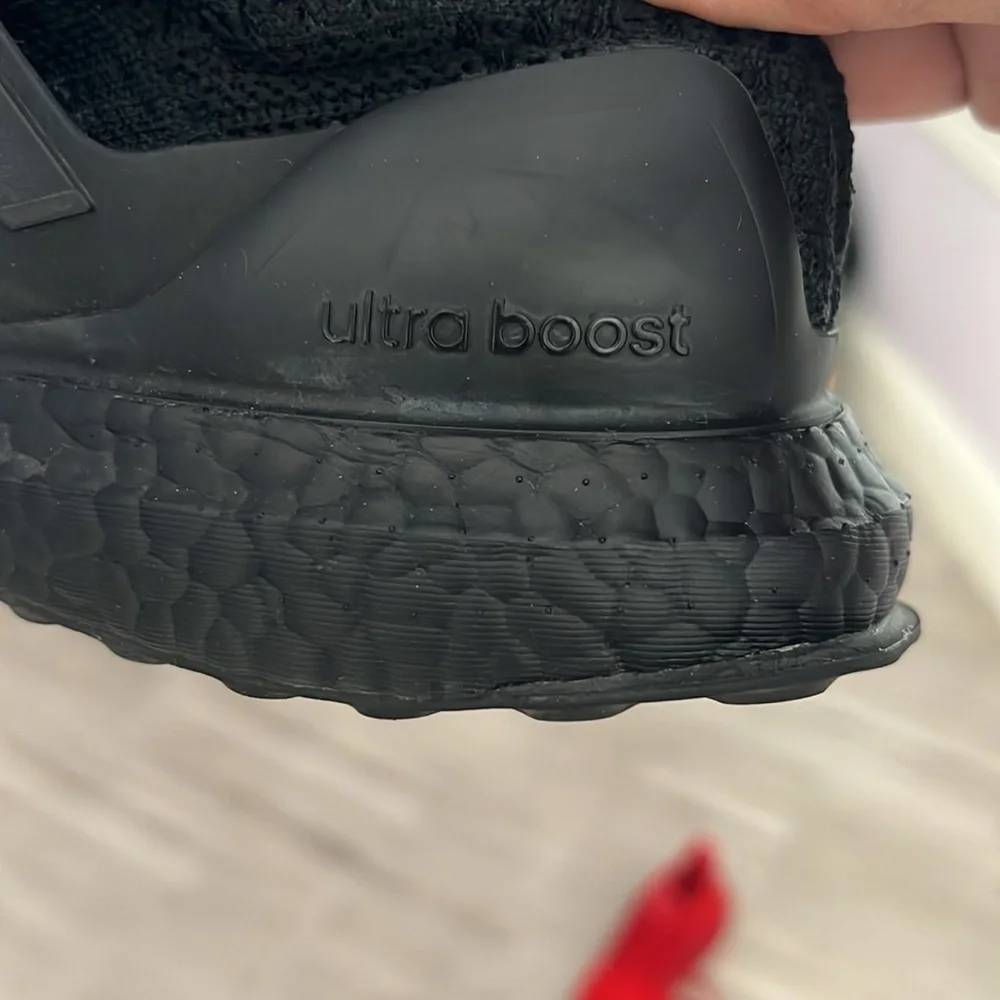 Black adidas size 7 1/2, ultra boost - Picture 8 of 12